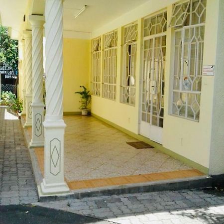 Le Serin Villa Flic en Flac Екстер'єр фото
